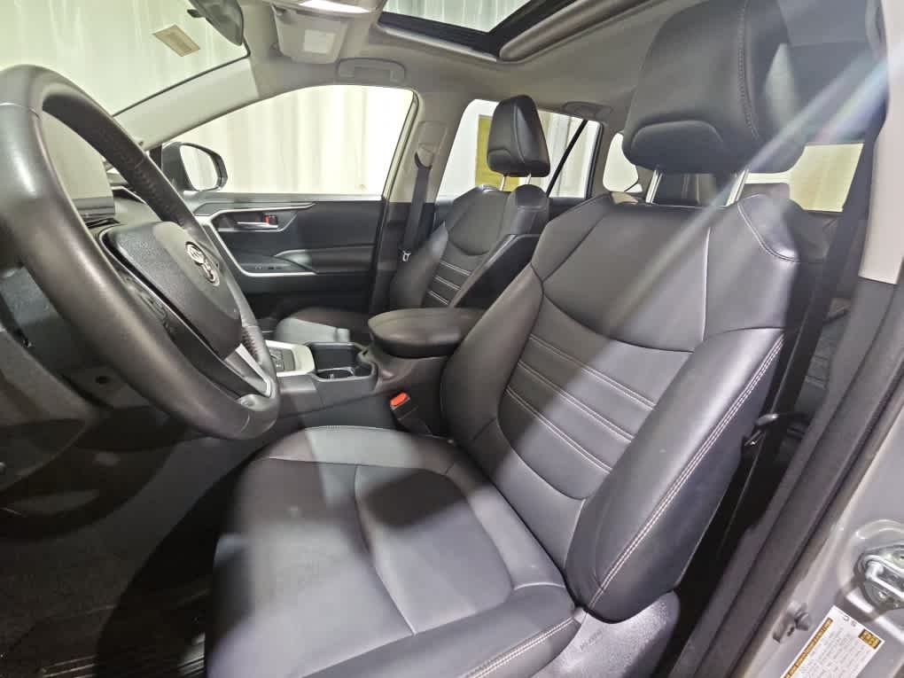 Certified Used 2023 Silver Sky Metallic Toyota Hybrid XLE Premium image 9