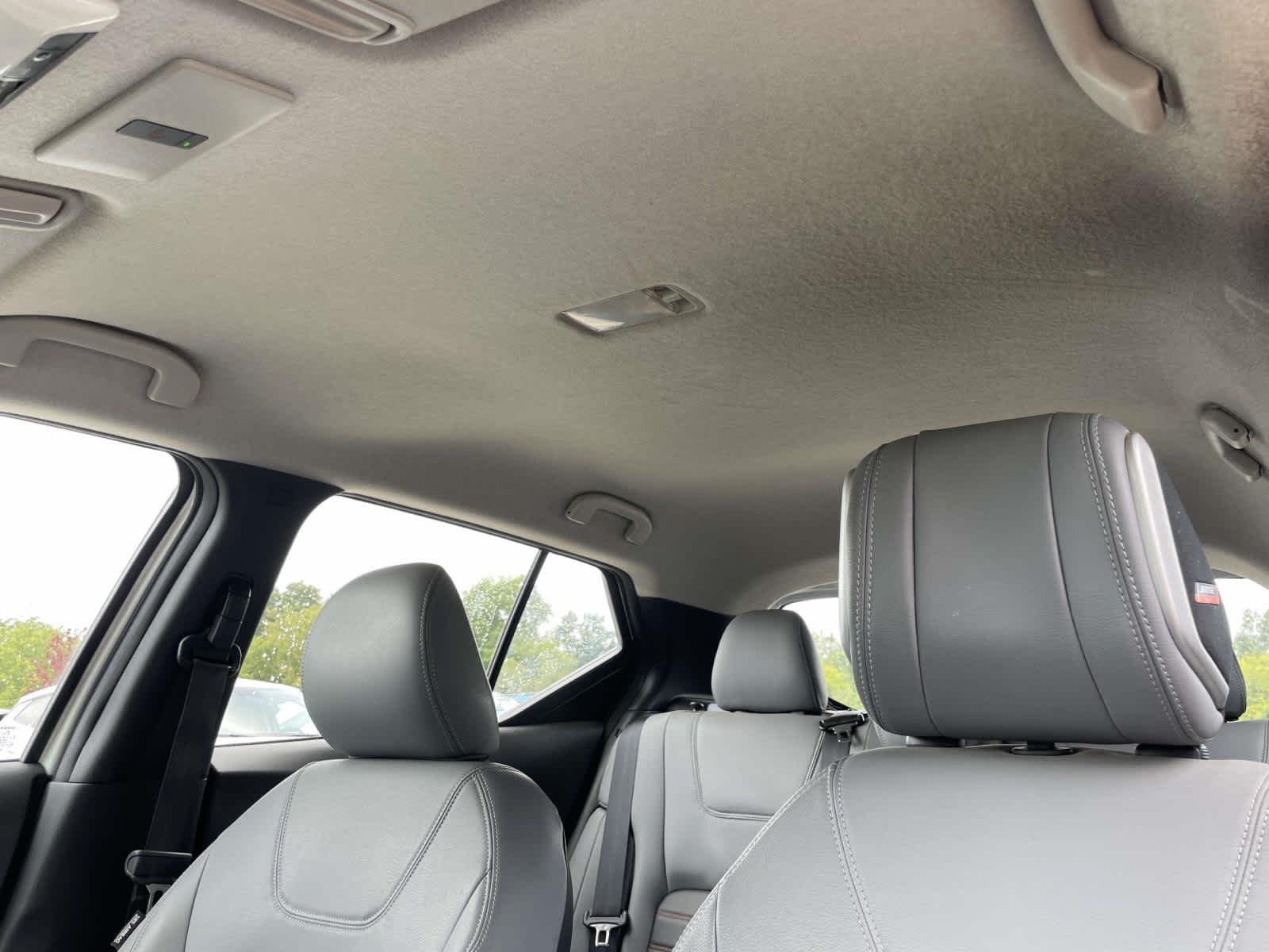 Used 2024 Aspen White Tricoat/Super Black Nissan SR image 6