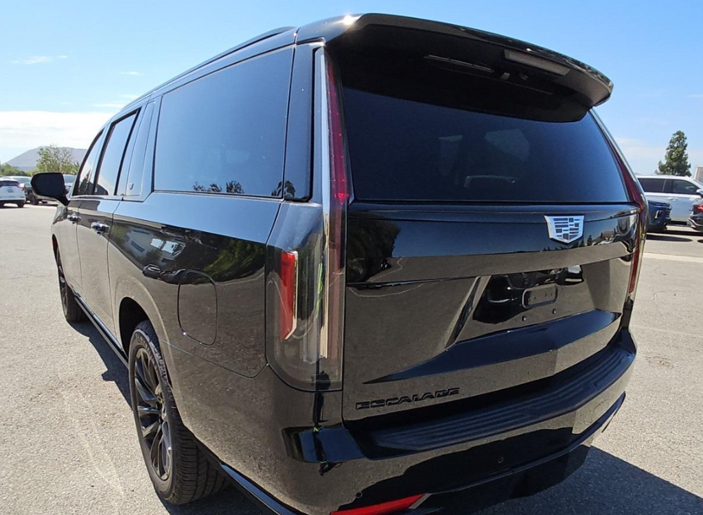 Used 2023 Black Cadillac Sport Platinum image 3