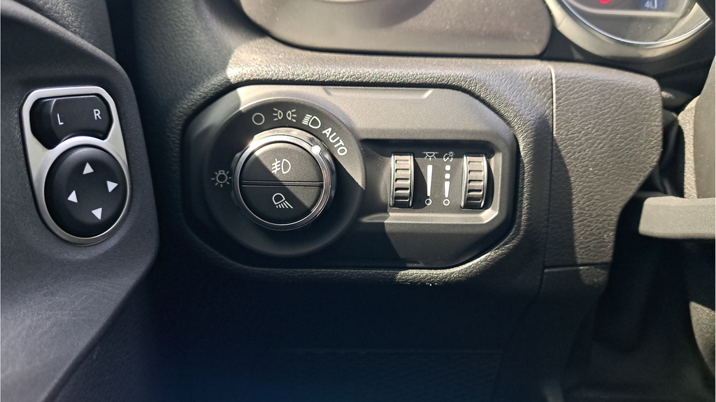 Used 2020 Blue Jeep Overland image 24