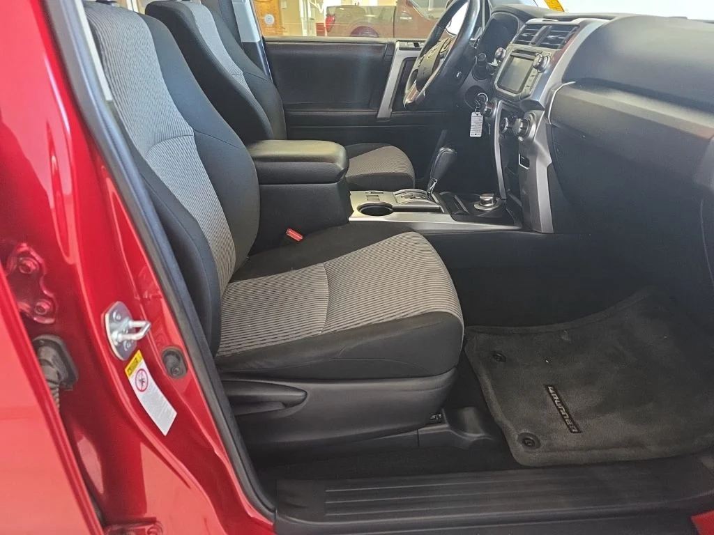 Used 2016 Barcelona Red Metallic Toyota SR5 image 23