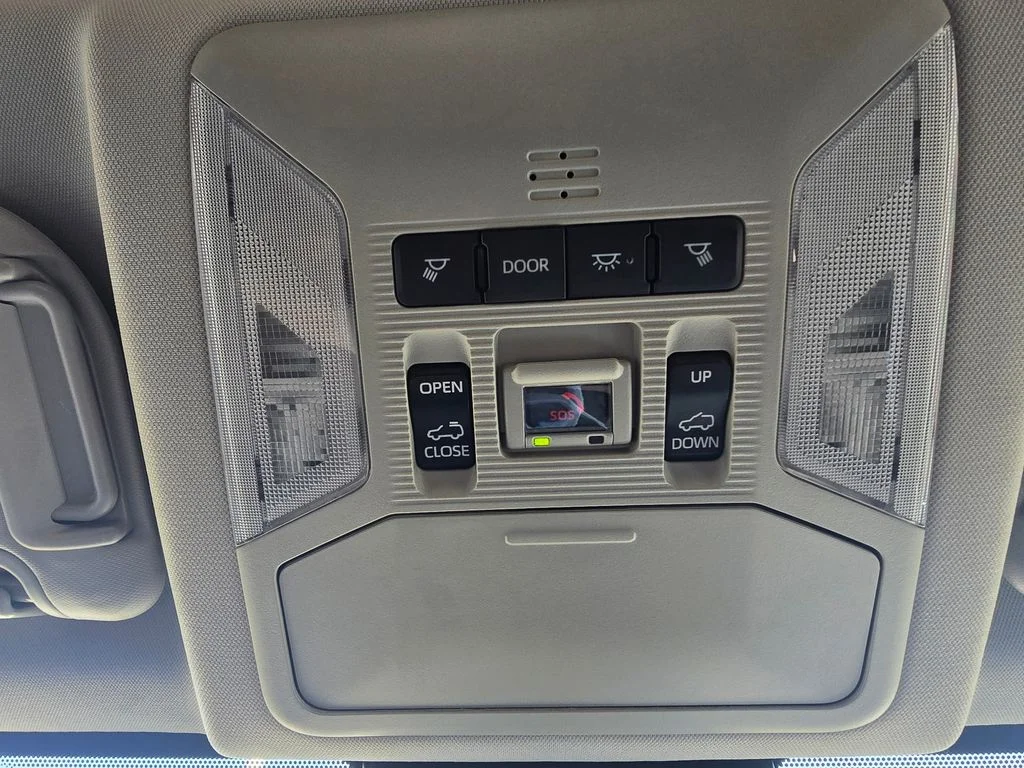 Used 2025  Toyota XLE image 30