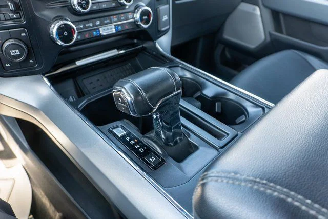 Used 2023  Ford Lariat image 29