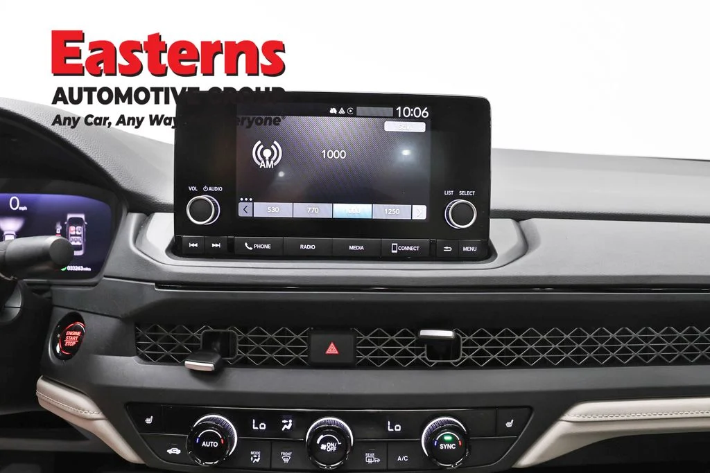 Used 2024 White Honda EX image 12