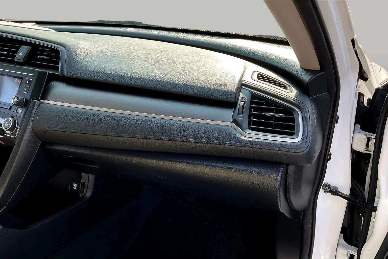 Used 2017 Taffeta White Honda LX image 18