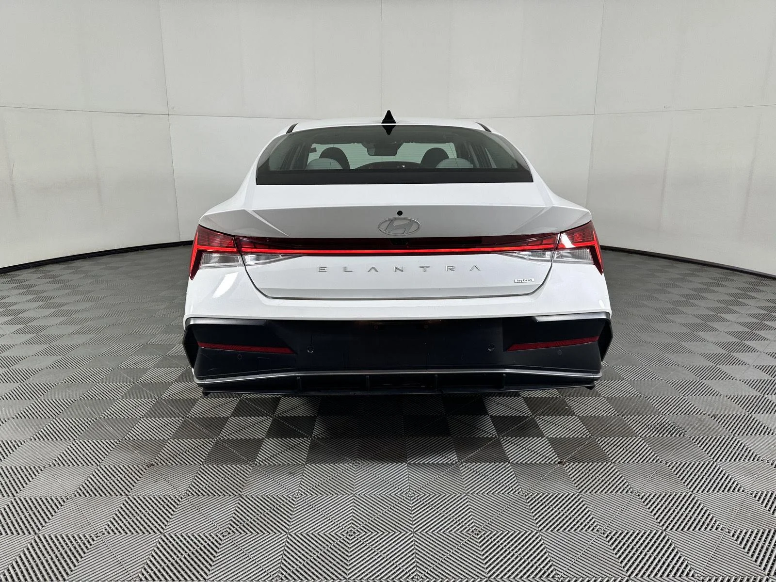 Used 2024 Serenity White Hyundai Limited image 6