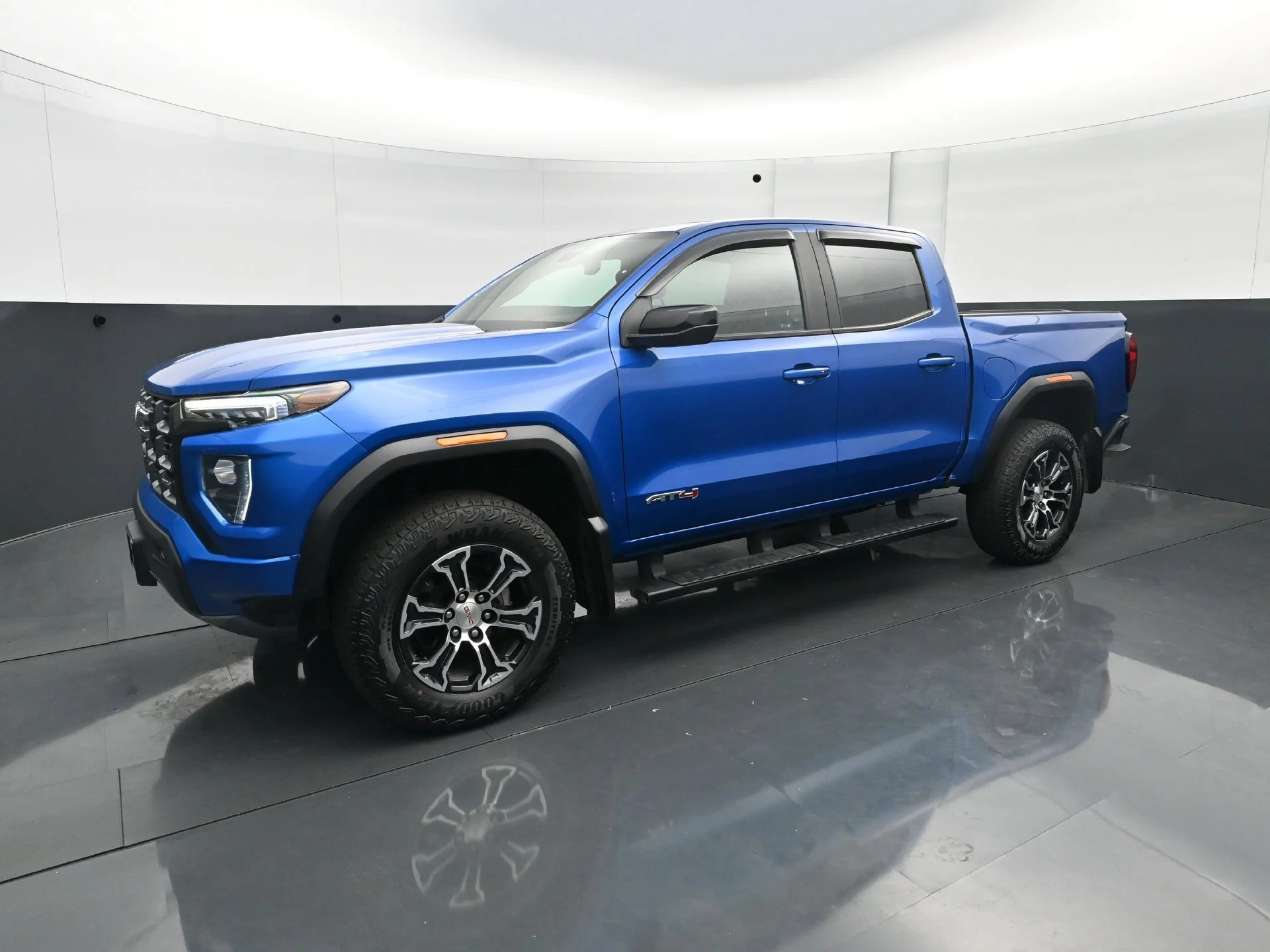 Used 2023 GMC Canyon AT4 with VIN 1GTP6DEK4P1242776 for sale in Minneapolis, Minnesota