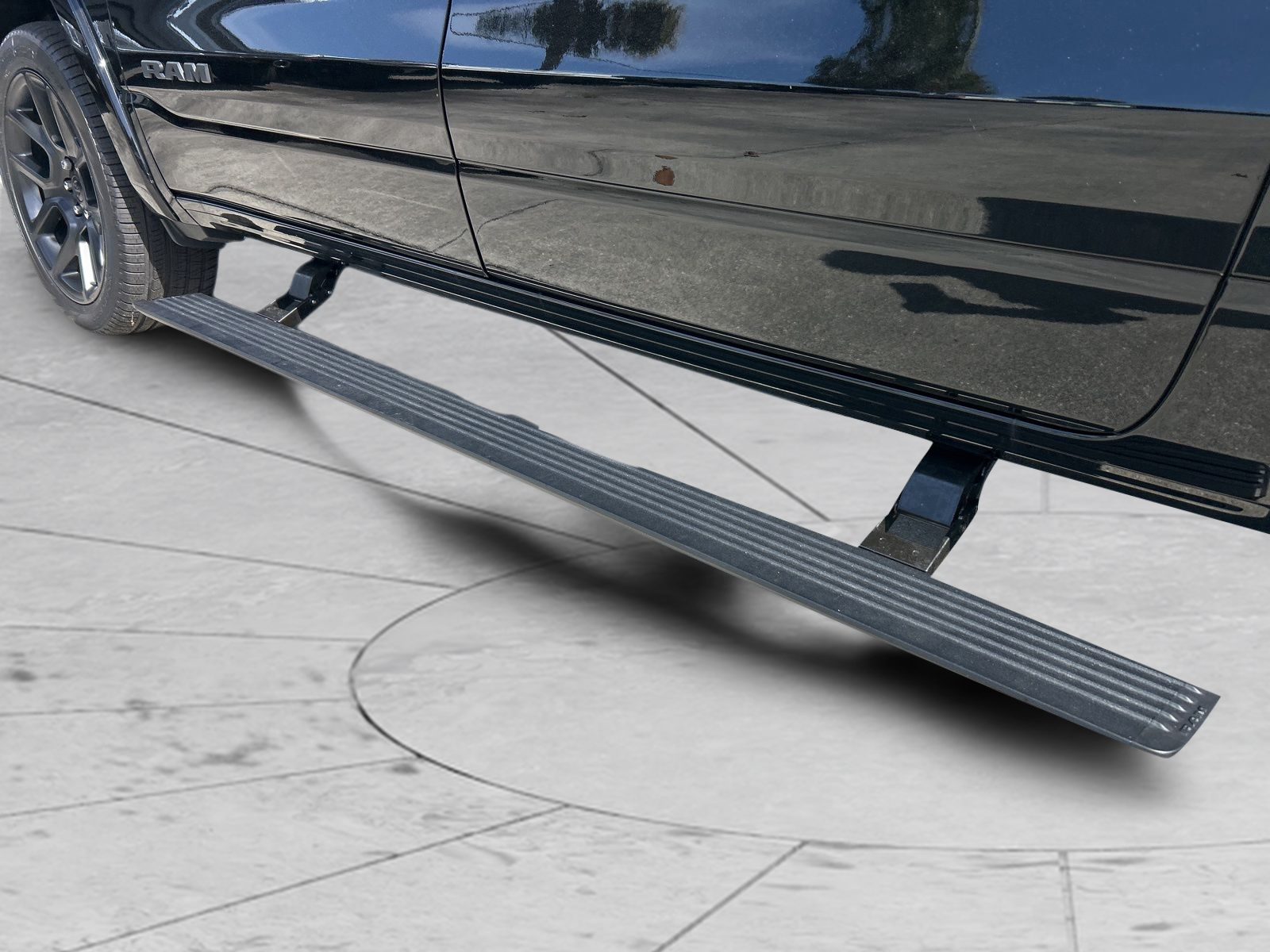 New 2026 Diamond Black Crystal Pearl-Coat Exterior Paint RAM Limited image 19