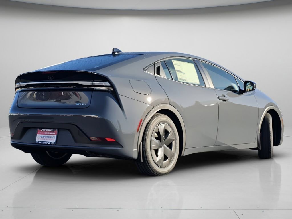 2026 Toyota Prius Plug-in Hybrid SE - Photo 23