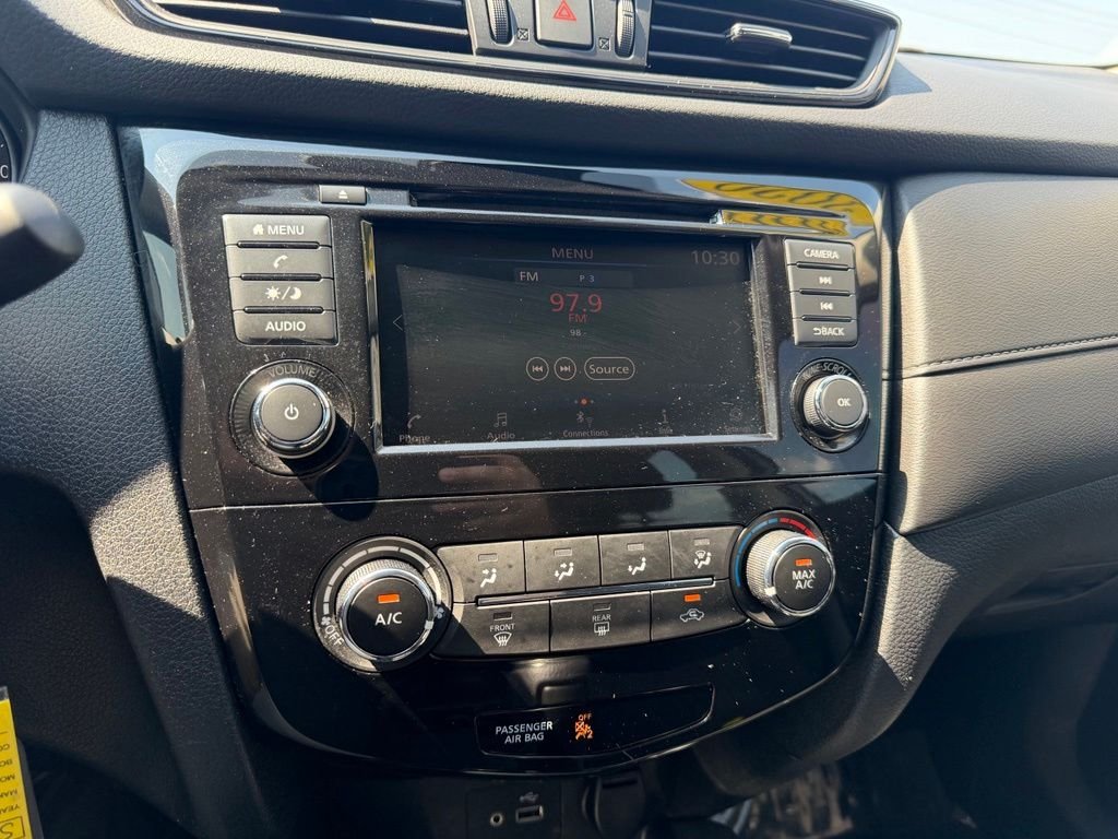Used 2020 Gray Nissan S image 22
