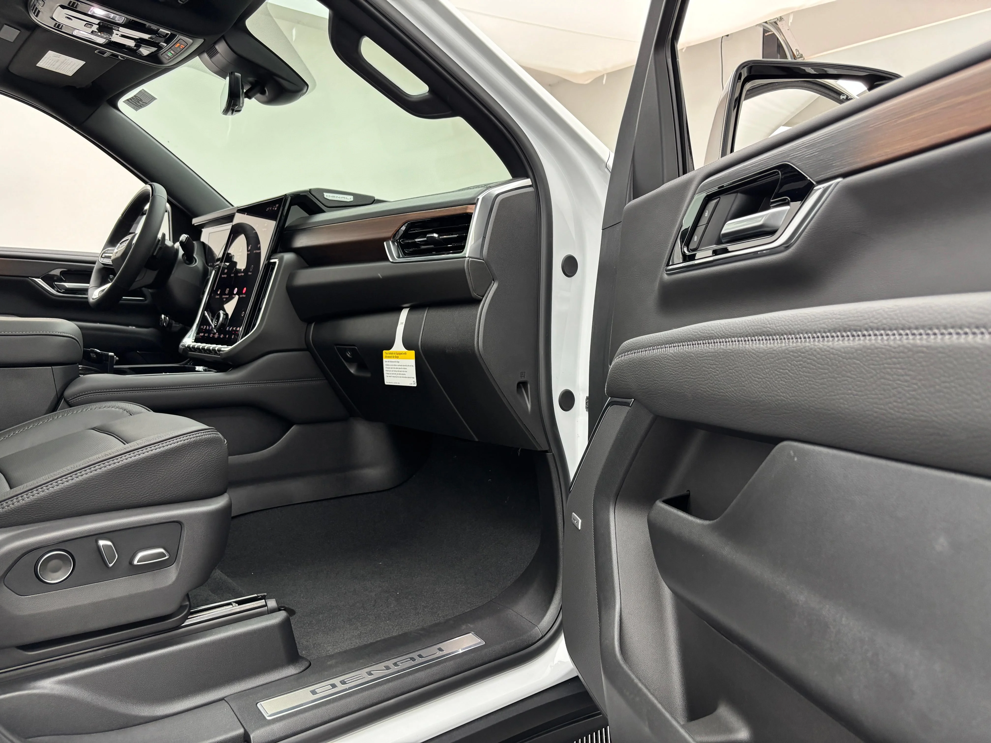 2026 GMC Yukon XL Denali - Photo 39