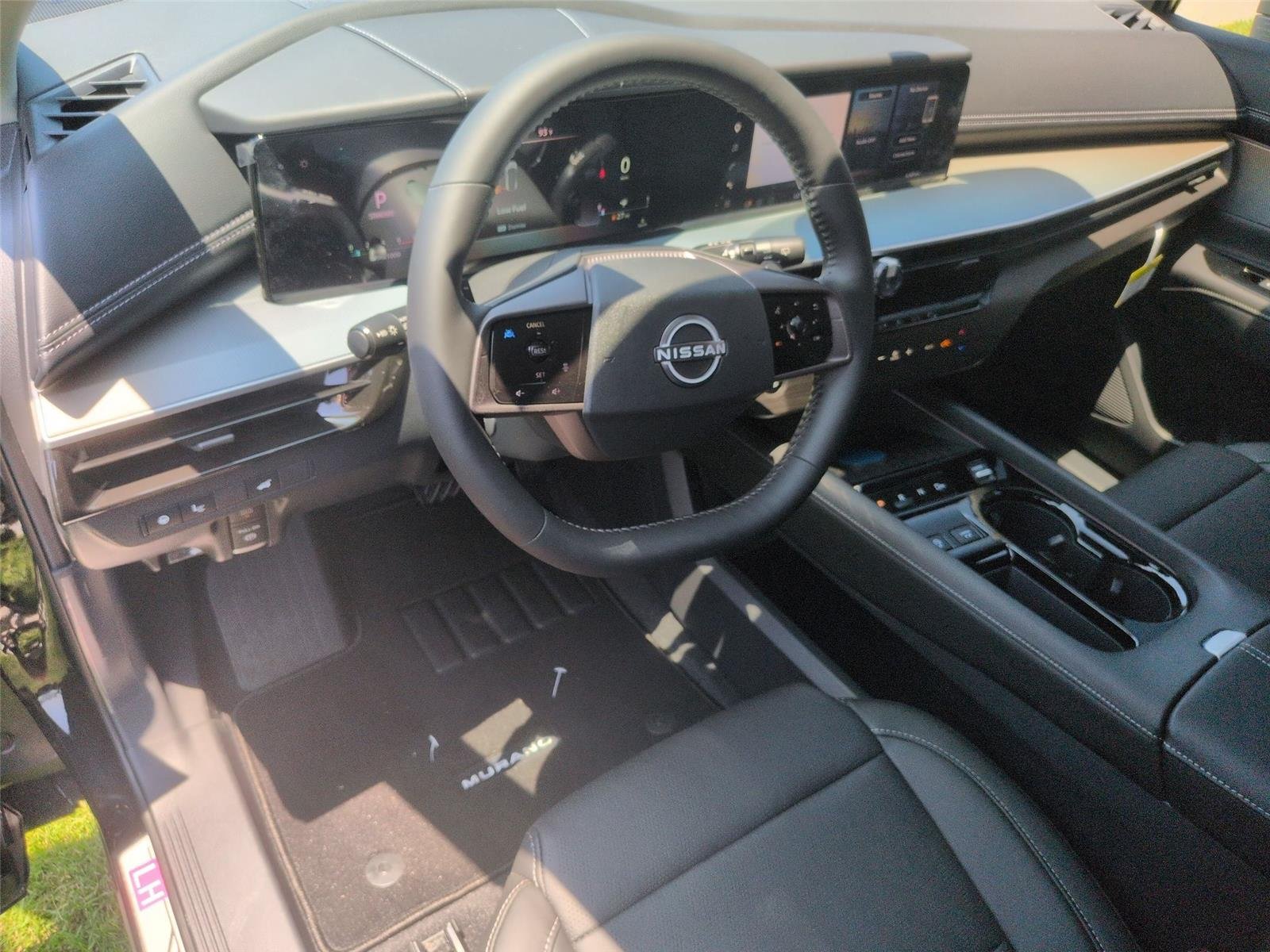 New 2026 Super Black Nissan Platinum image 19