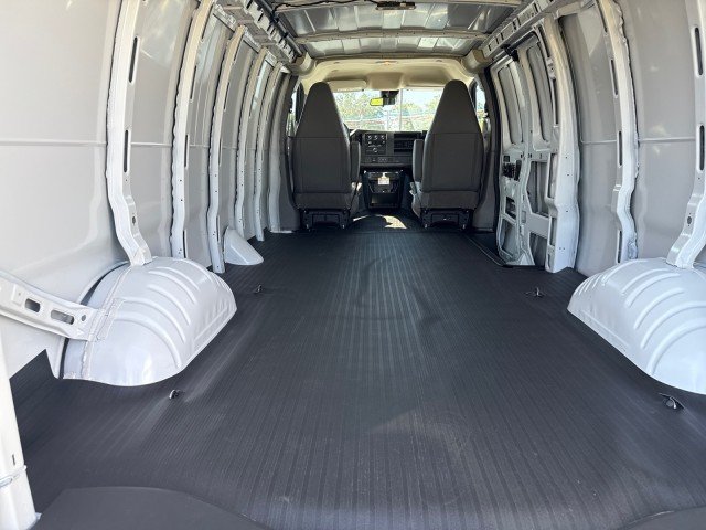 2025 Chevrolet Express Cargo Work Van - Photo 6