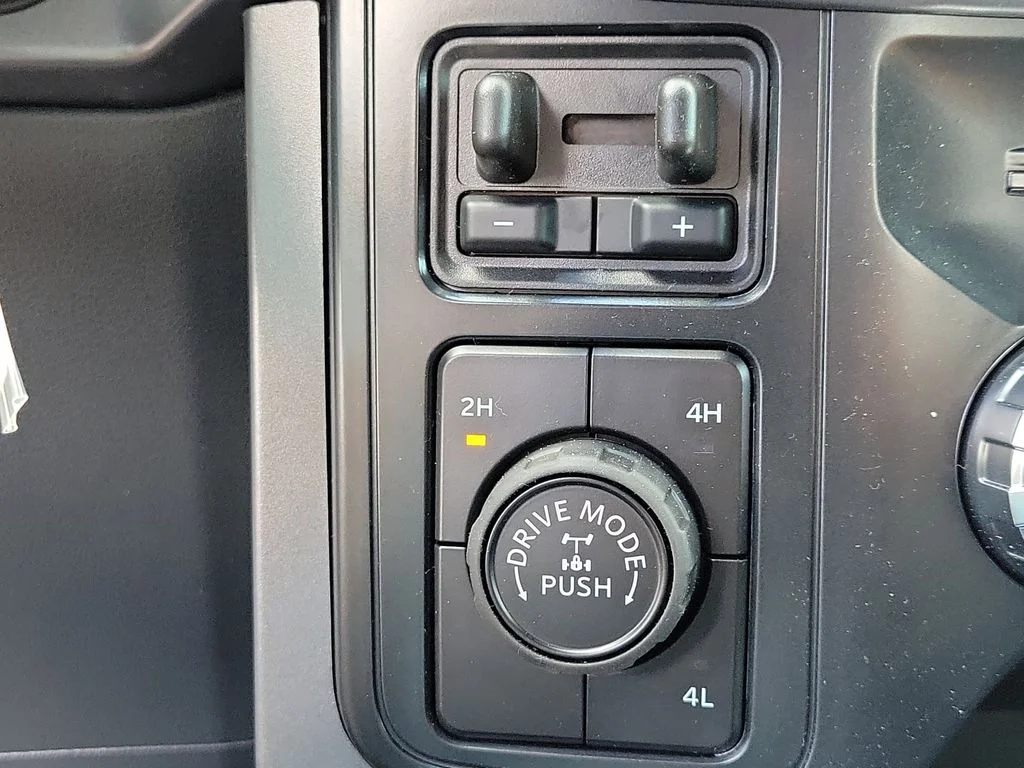 New 2026 Avalanche Ford XLT image 27
