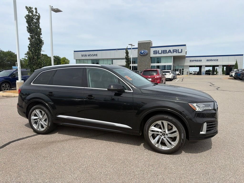 2023 Audi Q7 55 Premium Plus quattro Tiptronic's photo