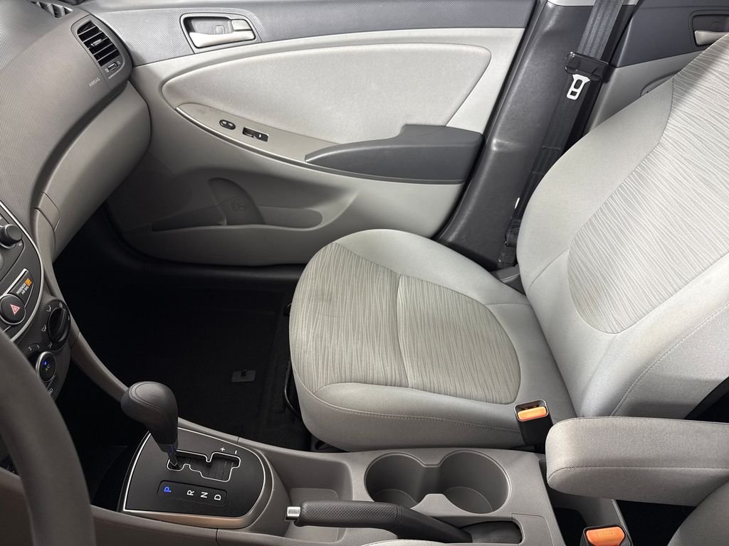 2016 Hyundai Accent SE - Photo 15
