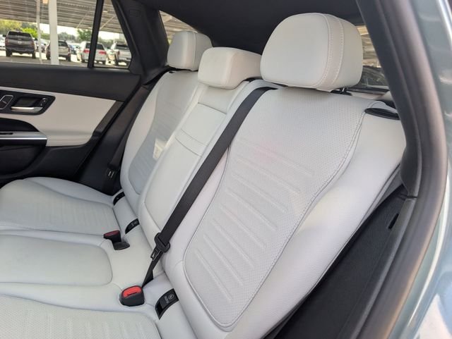 Used 2025 Green Mercedes-Benz GLC 350e image 27