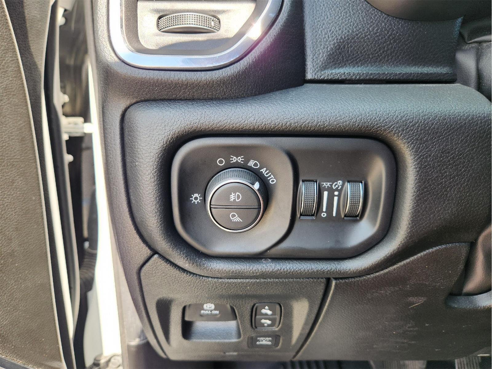 2024 Ram 1500 photo 21 of 33