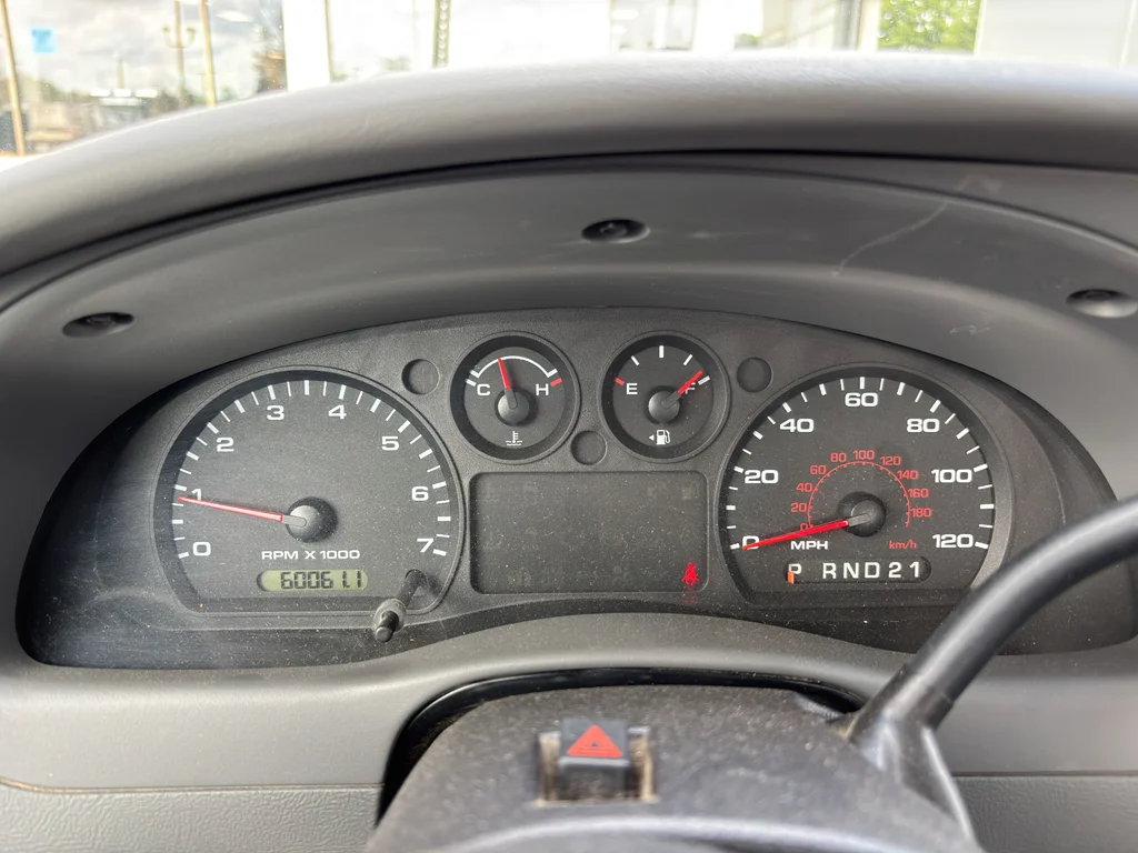Used 2010 Vista Blue Metallic Ford XL image 3