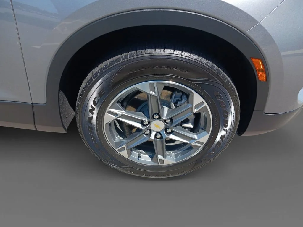 Used 2025 Sterling Gray Metallic Chevrolet 2LT image 16