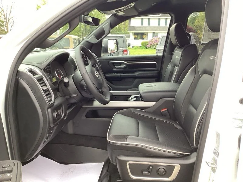 New 2026 Bright White Clear-Coat Exterior Paint RAM Laramie image 24