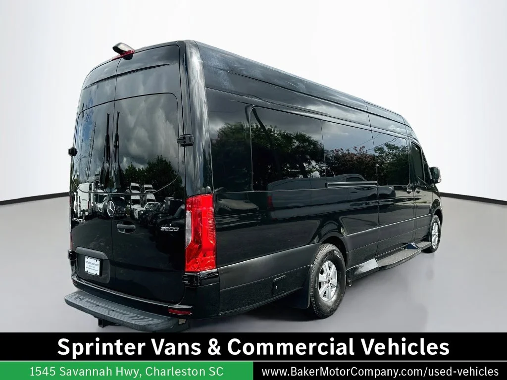 Used 2019 Jet Black Mercedes-Benz Cargo 170 WB EXT image 9