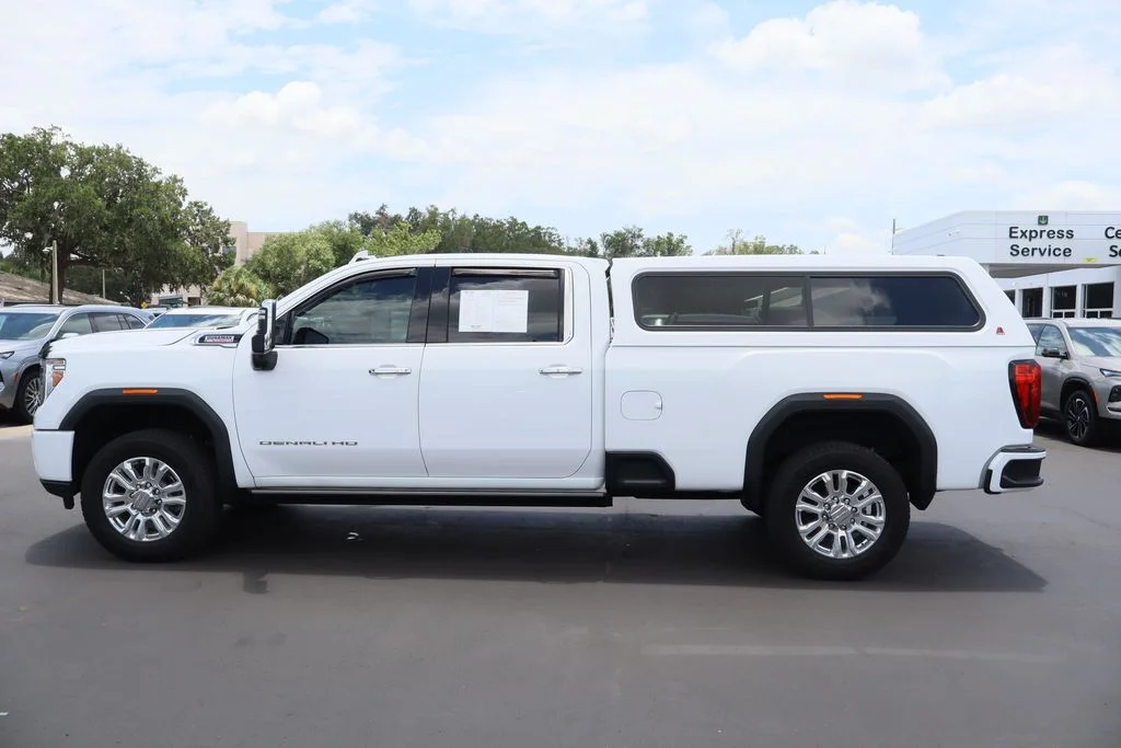 Used 2022 White GMC Denali image 6