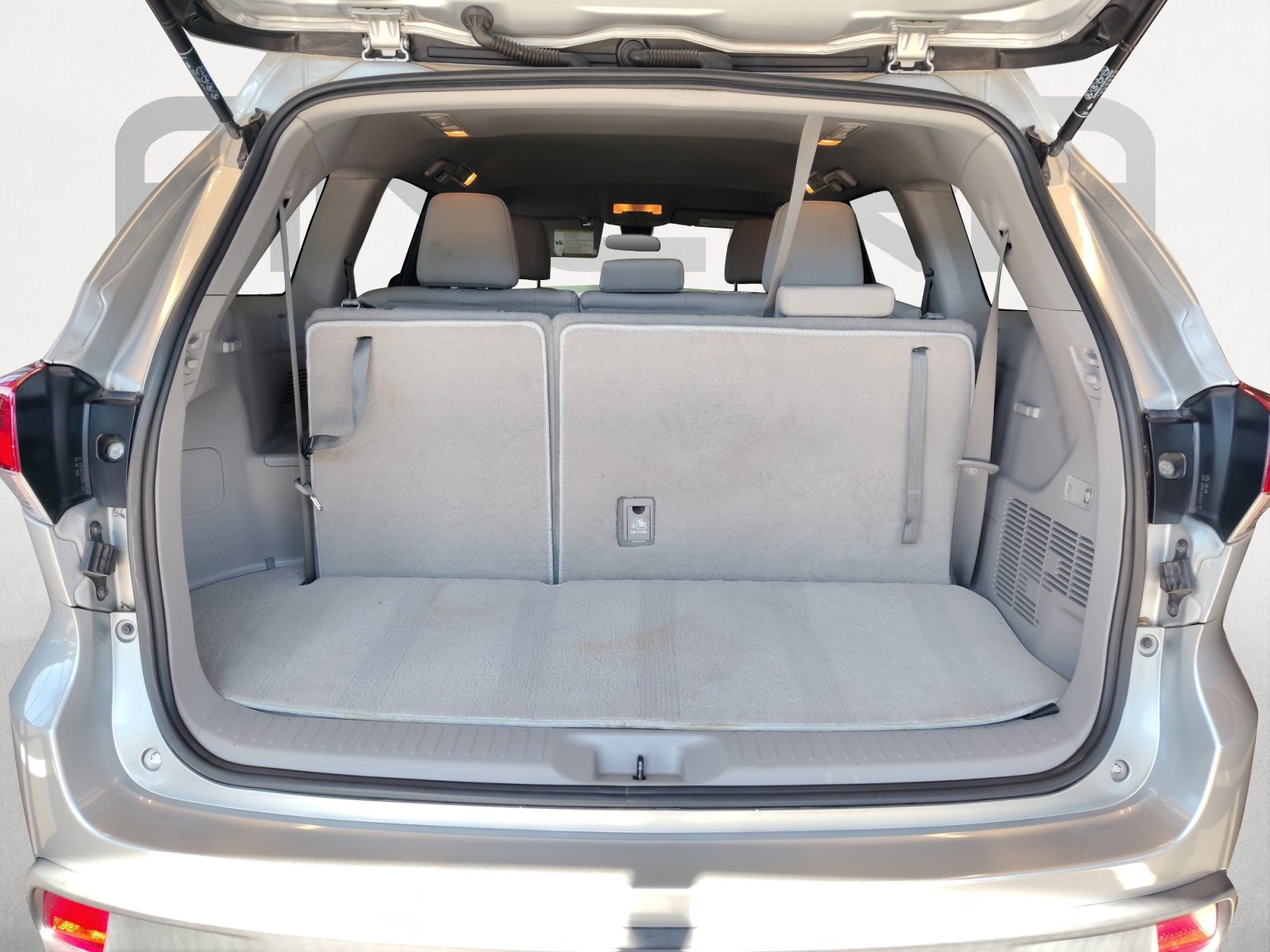 Used 2017 Celestial Silver Metallic Toyota LE image 13
