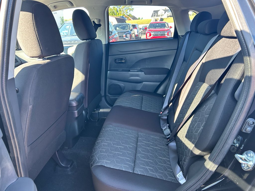 2025 Mitsubishi Outlander Sport ES - Photo 9