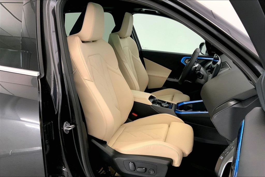 Used 2026 Dark Graphite Metallic BMW  image 7