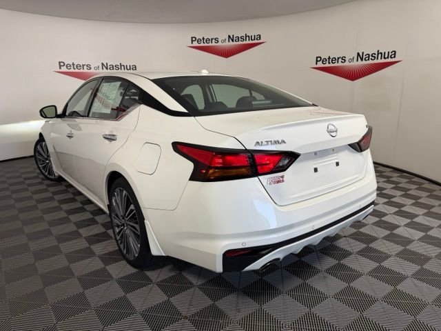 Used 2024 Pearl White Nissan 2.5 SL image 25