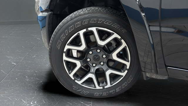 Used 2025 Diamond Black Crystal Pearlcoat Ram Laramie image 37