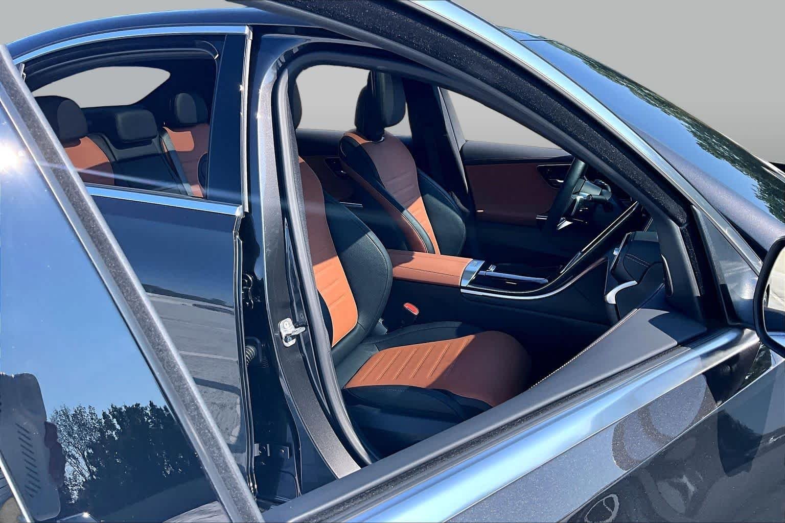 Used 2026 Graphite Grey Metallic Mercedes-Benz C 300 image 9