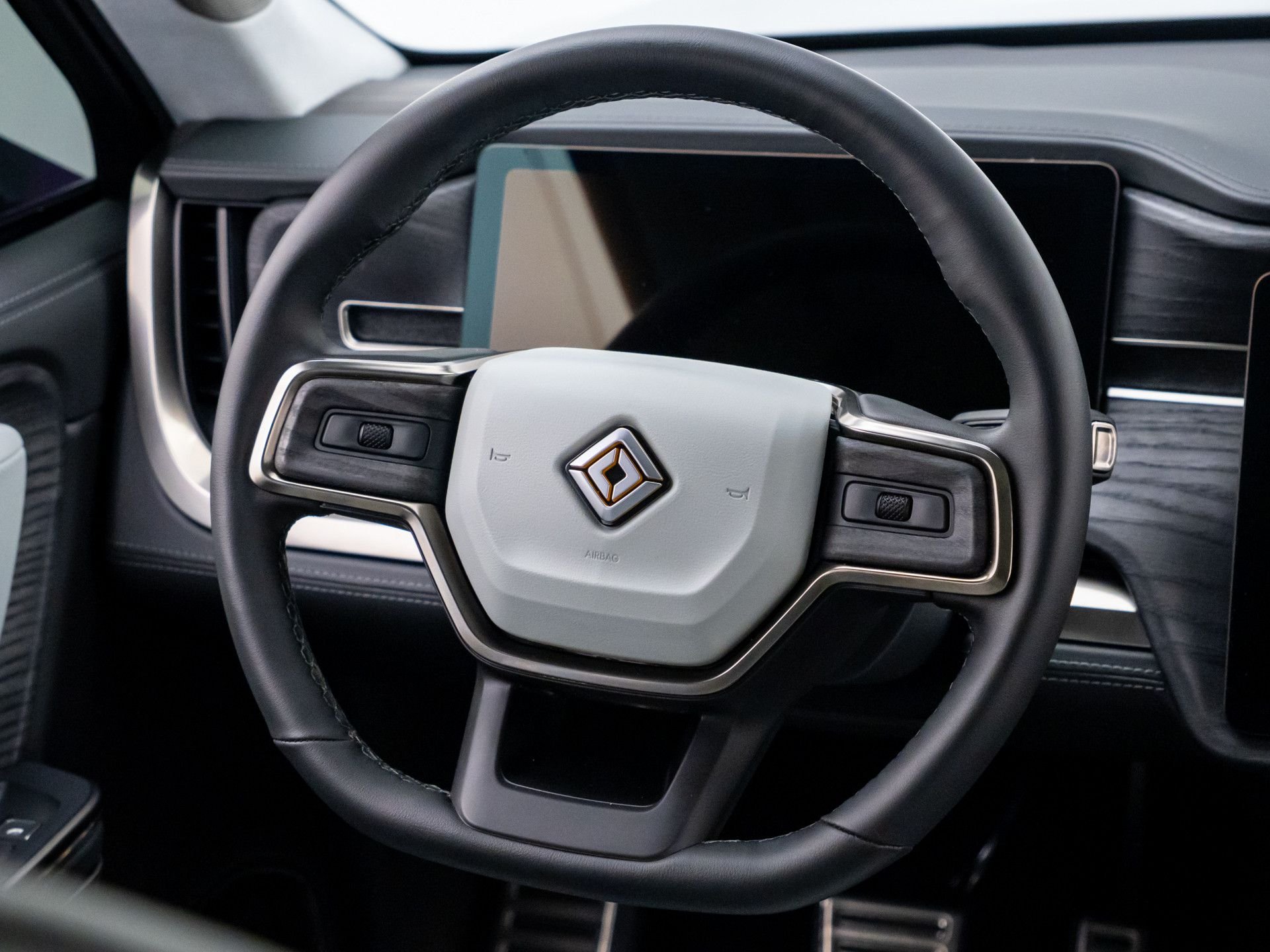 Used 2023  Rivian Adventure image 11