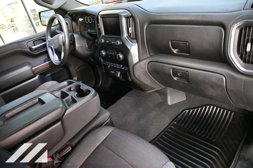 Used 2020 IRIDESCENT PEARL TRICOAT Chevrolet RST image 28