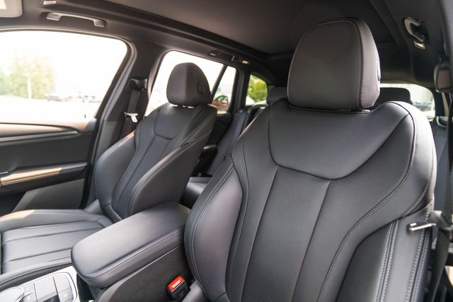 Used 2023 Jet Black BMW xDrive30i image 5