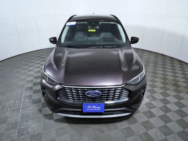 Used 2023 Red Ford Platinum image 3