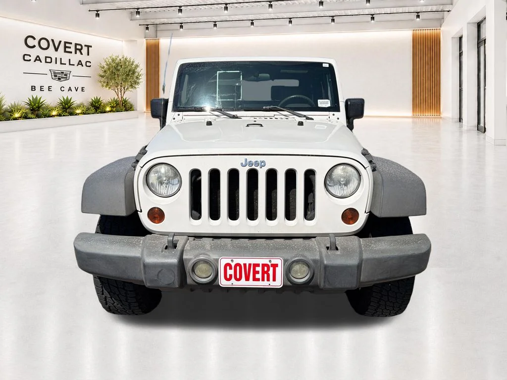 Used 2009 White Jeep X image 3