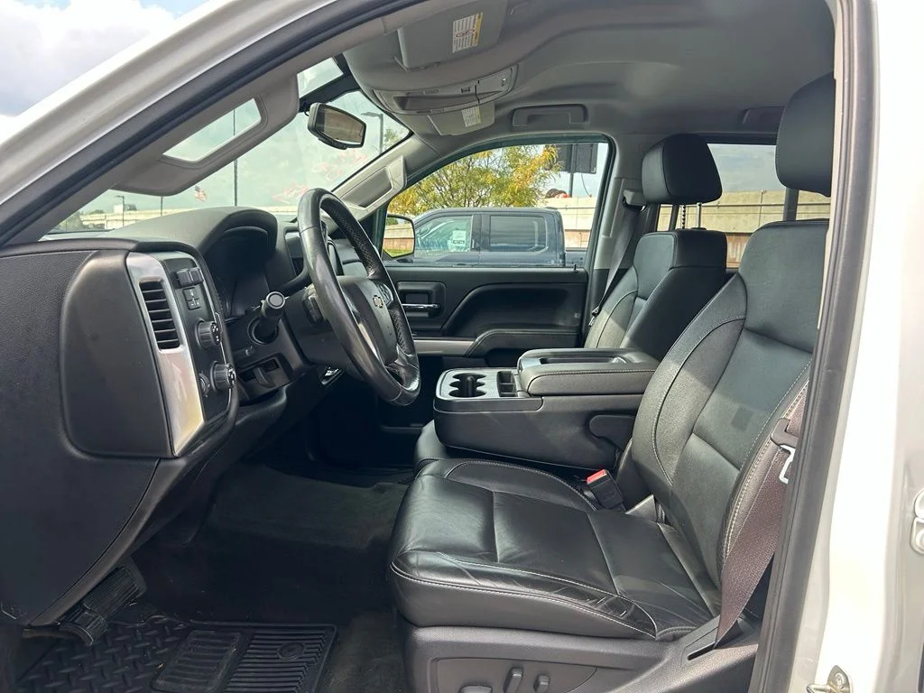 Used 2016 Summit White Chevrolet LT image 9