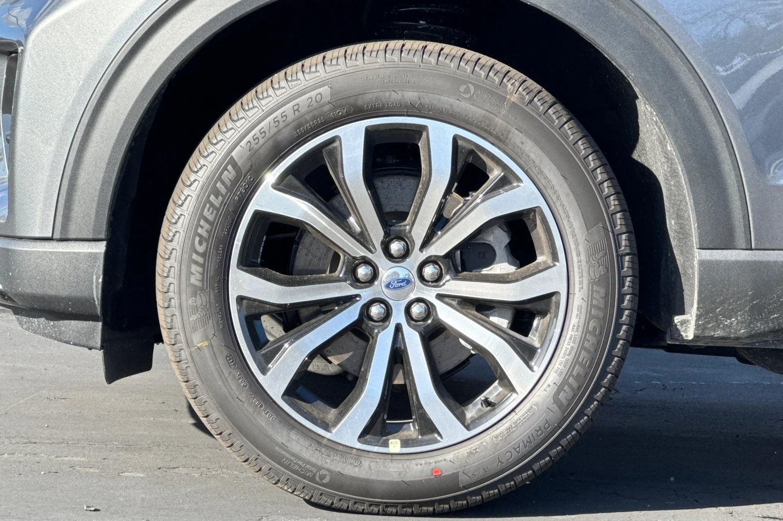 New 2026 Carbonized Gray Metallic Ford ST-Line image 33