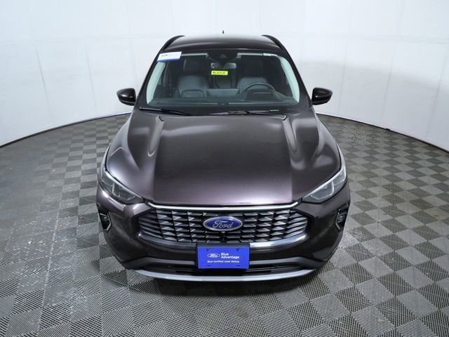 Used 2023 Red Ford Platinum image 3