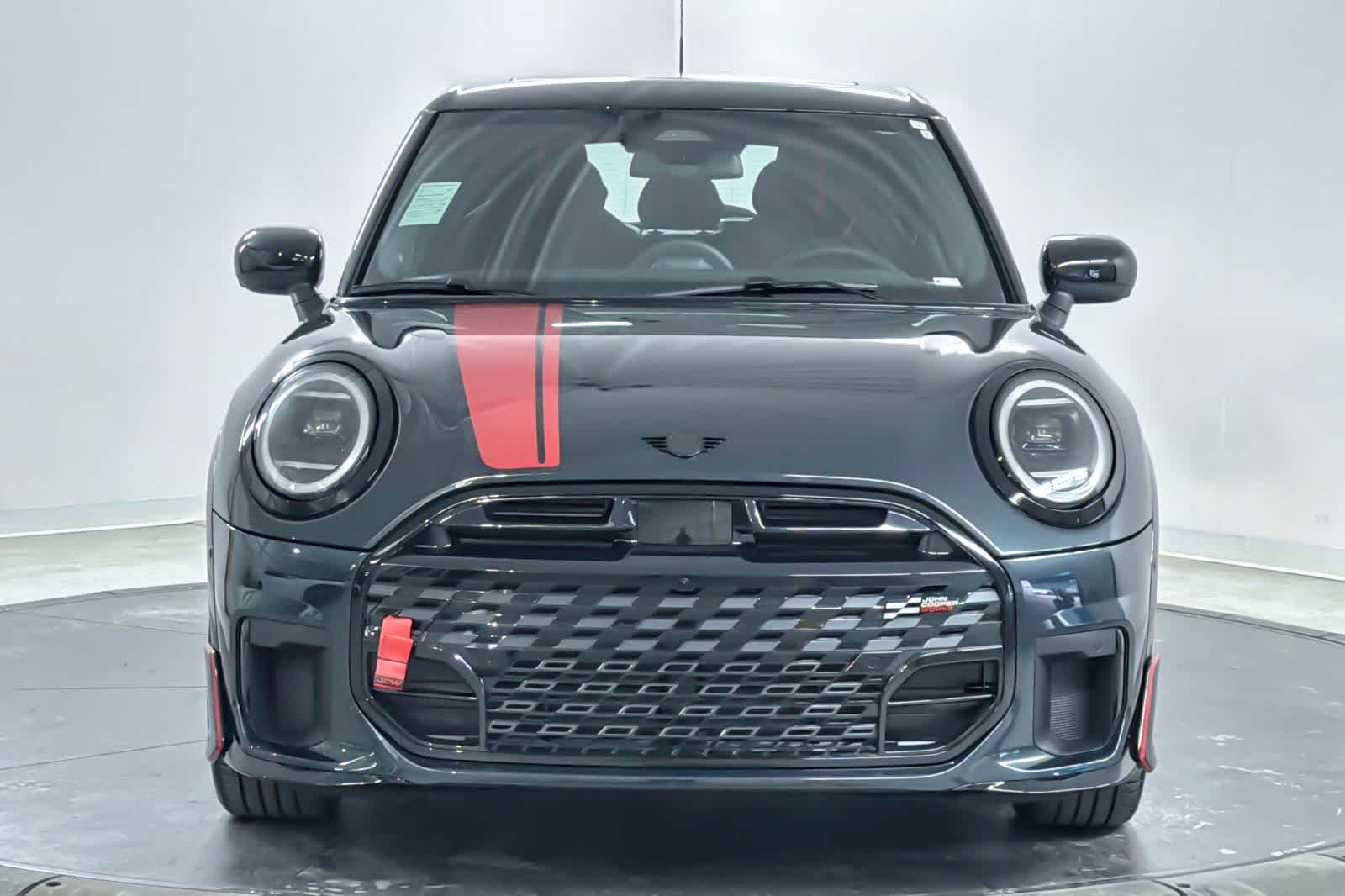 New 2026 Legend Gray Metallic MINI Iconic image 10