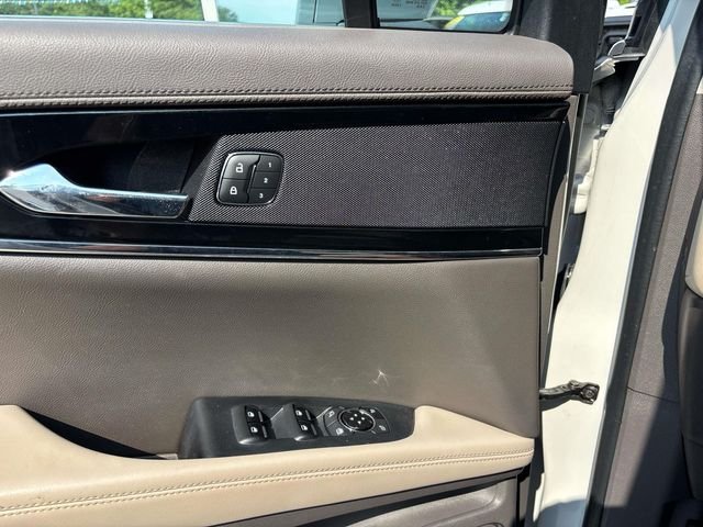 Used 2022 Pearl Metallic Lincoln Reserve image 19