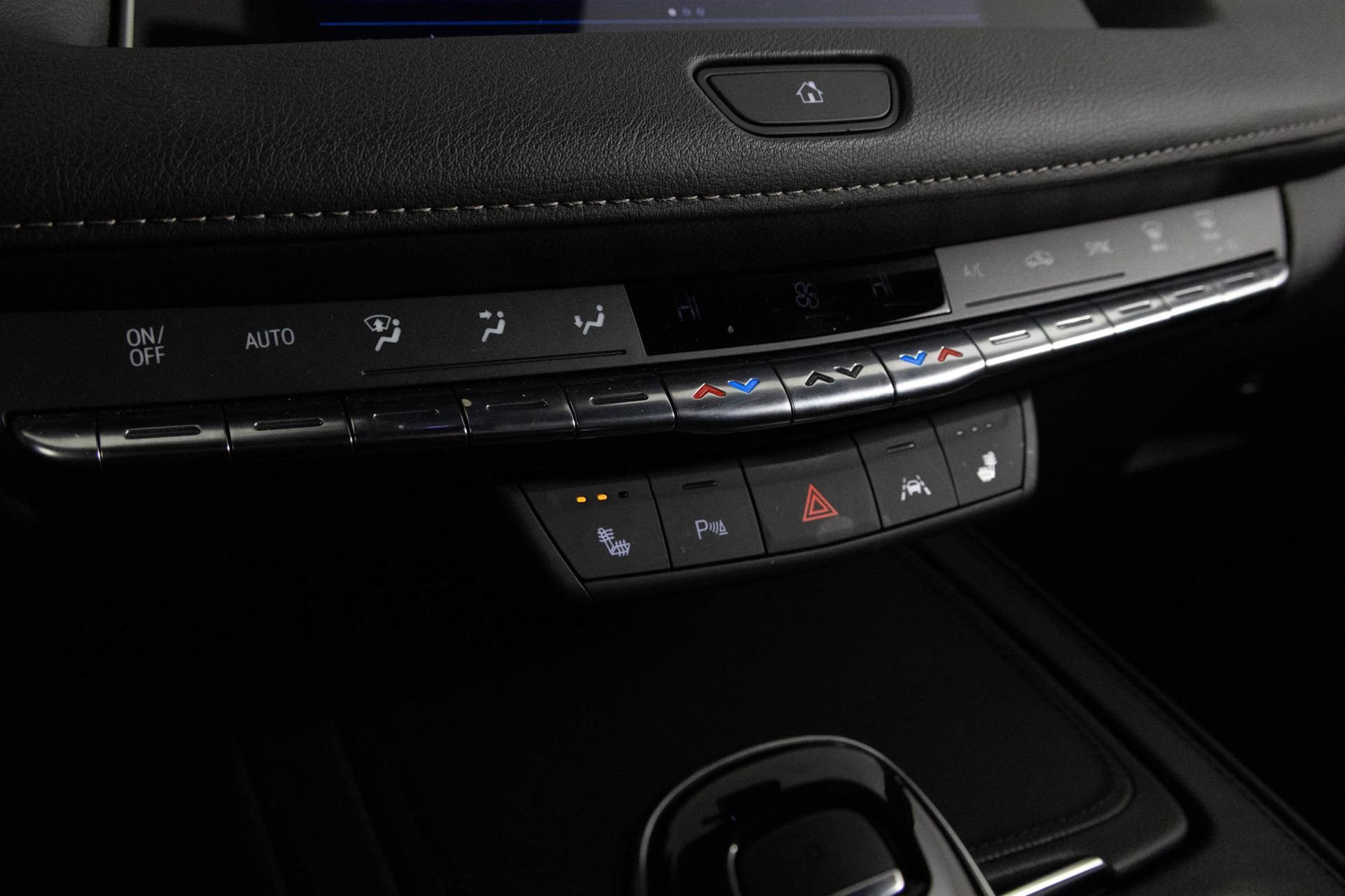 2023 CADILLAC XT4 - Image 24