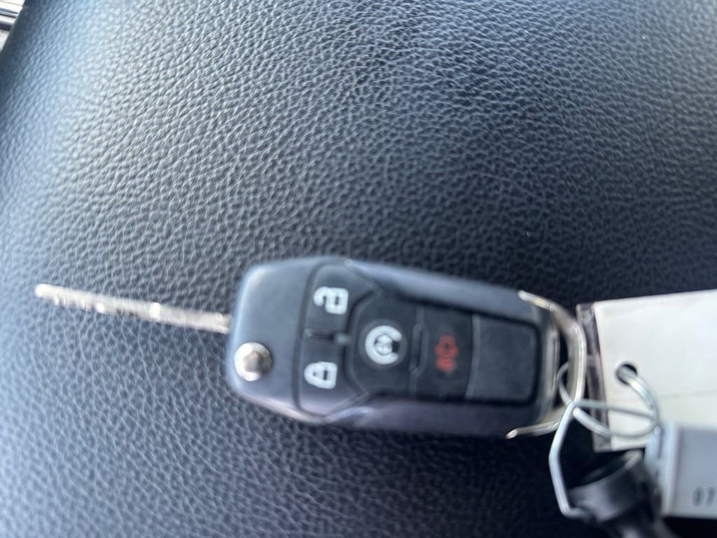 Used 2019 Gray Ford XLT image 33