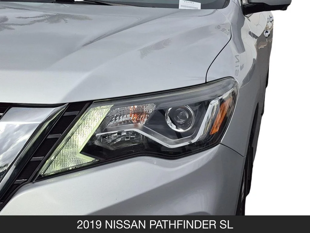 Used 2019 Silver Nissan SL image 10