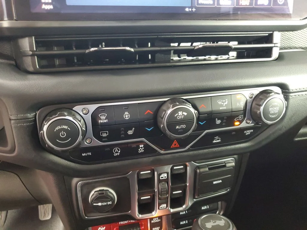 Used 2025 Red Jeep Rubicon image 20