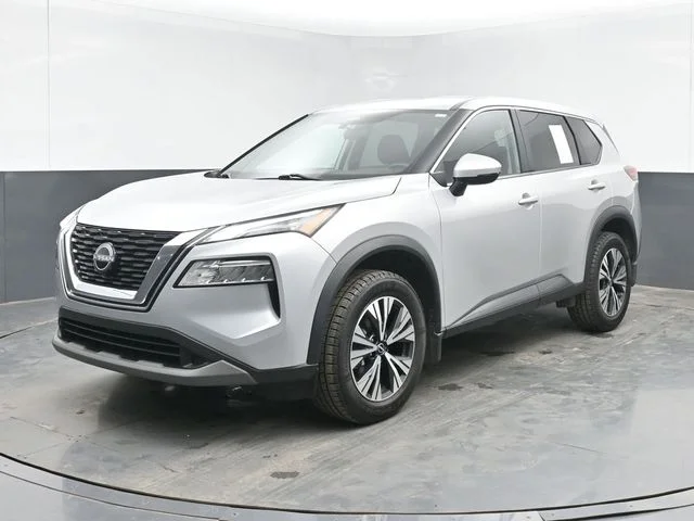 Used 2022 Silver Nissan SV image 4