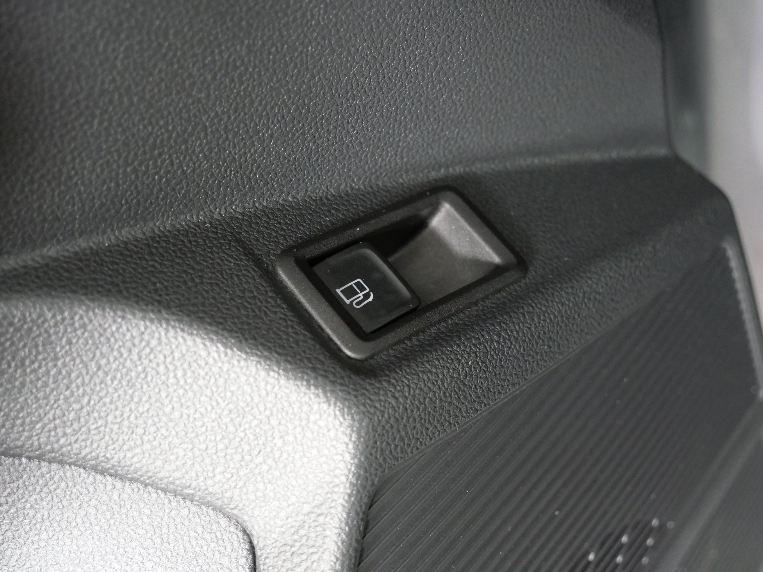 Used 2023 Silver Volkswagen S image 23