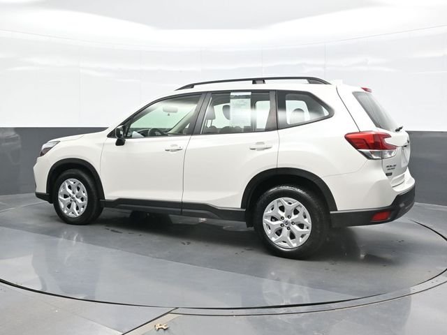 Used 2020 White Subaru Base image 7